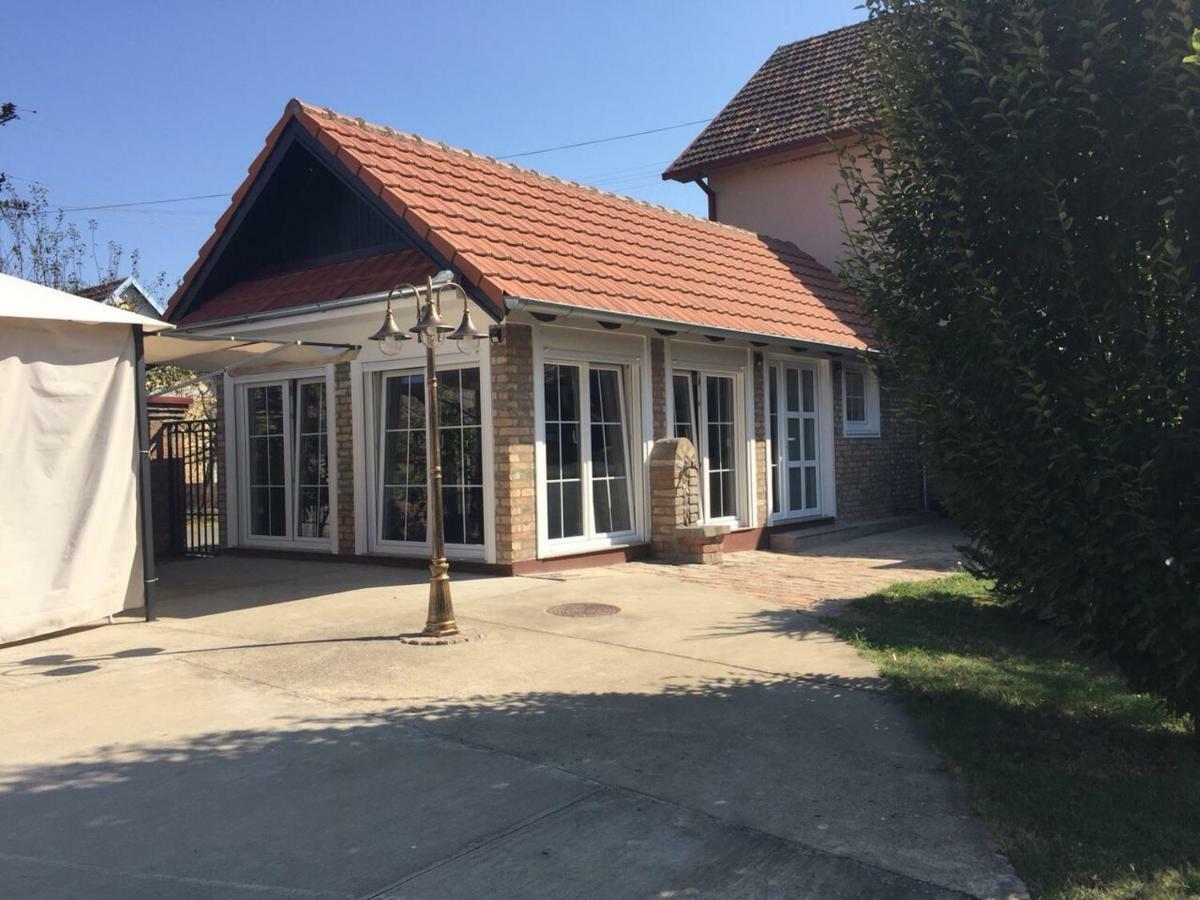 Vila Sunce Morovic Экстерьер фото